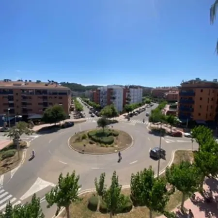 Atico Con Terraza Enorme דירה